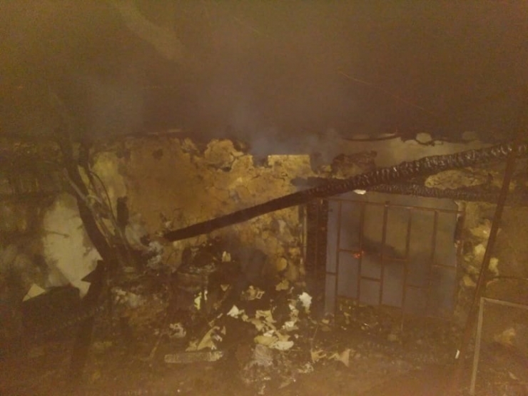 Güneş Panelinin Aküsü Bağ Evini Kül Etti