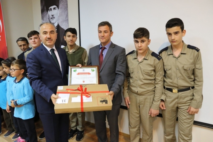 Rize’de Öğrenciler 32 Ton Elektronik Atık Topladı