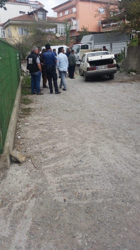 Park Halindeyken Alev Alan Araç Paniğe Neden Oldu