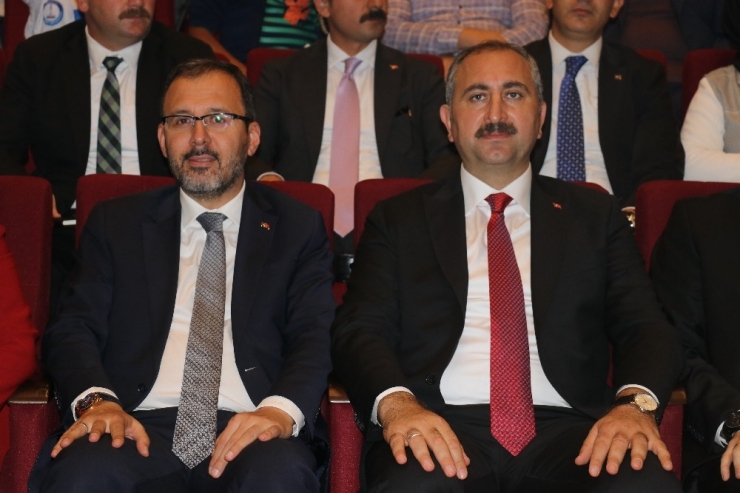 Adalet Bakanı Gül: “Dünyada Küresel Bir Adaletsizlik Var”