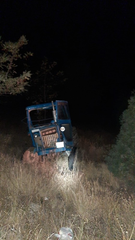 Kamyon, Çekiciye Çarptı: 1 Yaralı