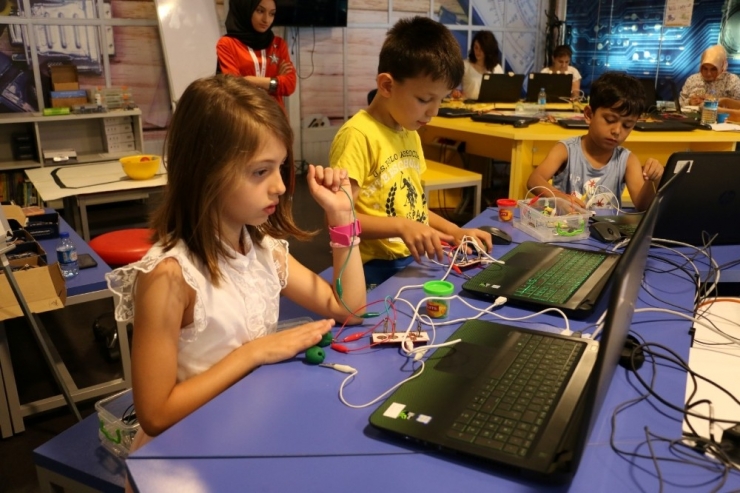 Kodlama Ve Tasarım Kursları Başlıyor