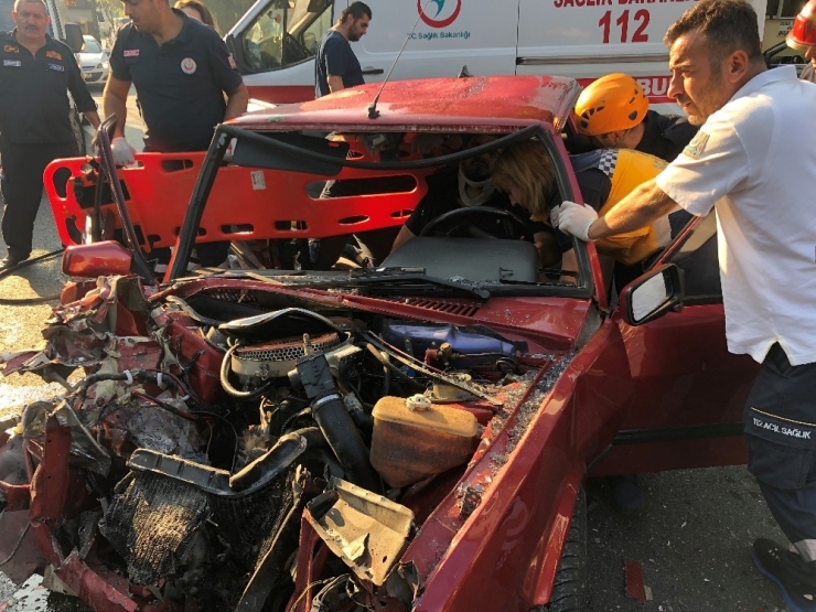 Bursa’da Can Pazarı.. Temizlikçiler Yola Savruldu, Sürücü Sıkıştı