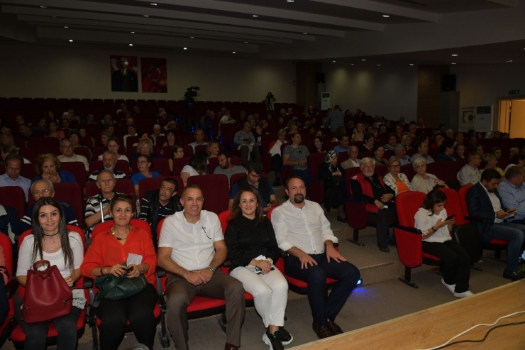 Zeki Müren Çiğli’de Eserleriyle Anıldı