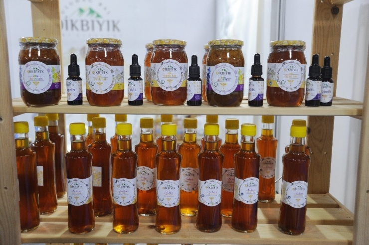 Kokusuz Siyah Sarımsak, Arı Zehri, Keçi Sütü Bazılı Bebek Maması Görücüye Çıktı