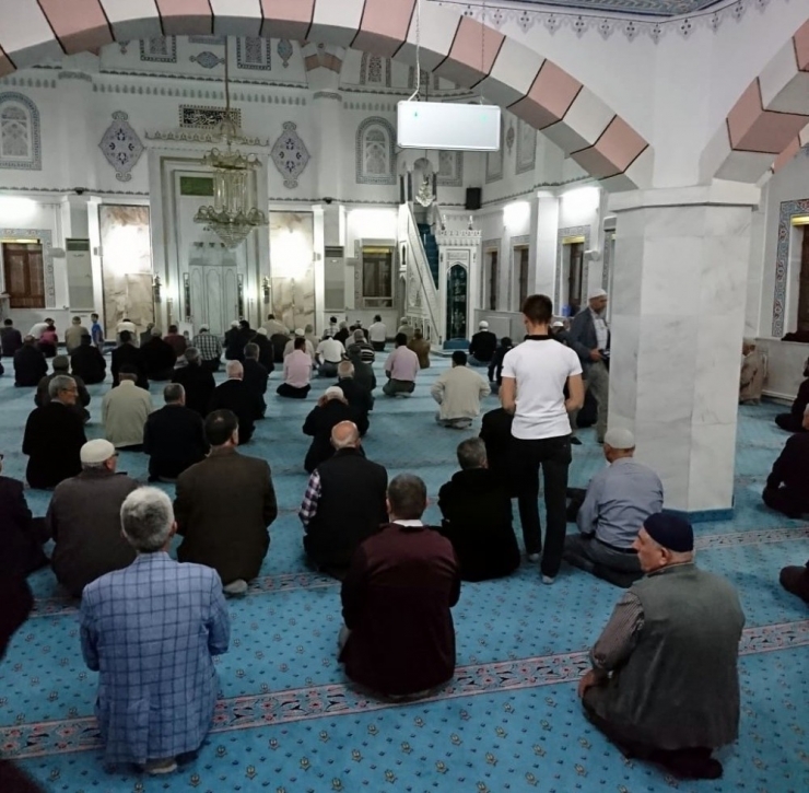 Eczacı Kalfasından Vefat Eden Esnaflar İçin Mevlit