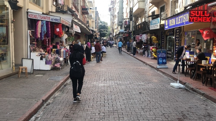 Kocaeli’de Depremle Sallanan Vatandaşlar Panik Yaşadı