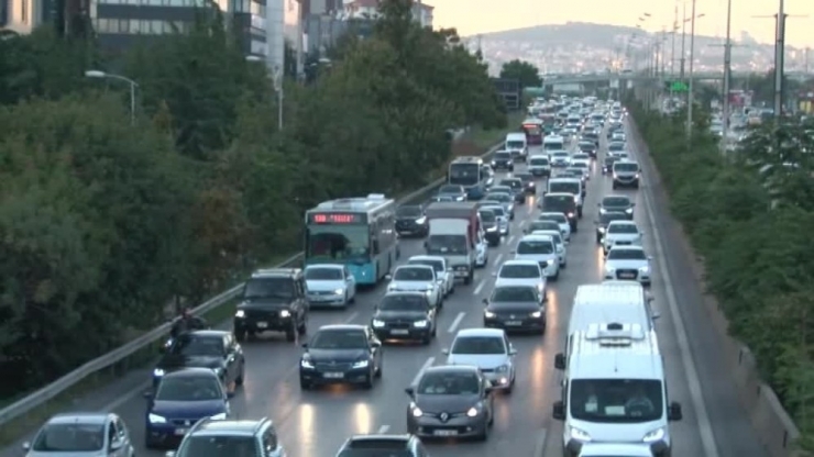 E-5’te Deprem Trafiği Havadan Görüntülendi