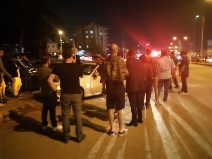 Kamyonet Çarptı, Başka Aracın Altında Kaldı, Hastanede Öldü