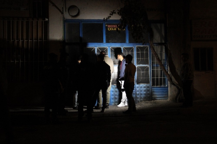 Karaman’da Bir İş Yeri Kapısına Benzin Dökülerek Kundaklanmak İstendi