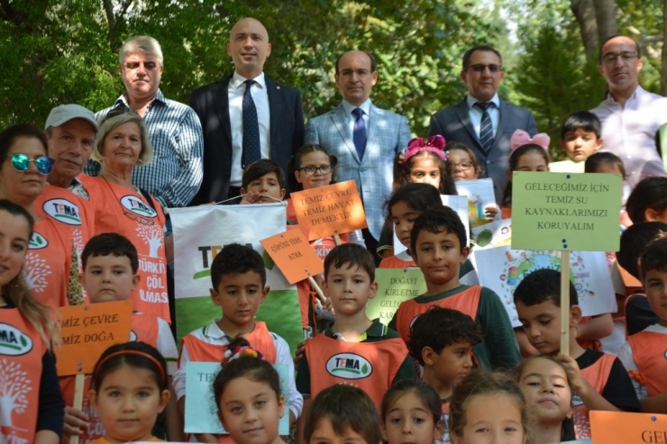 Söke’de Çöp Toplayıp, İklim Grevine Dikkat Çektiler