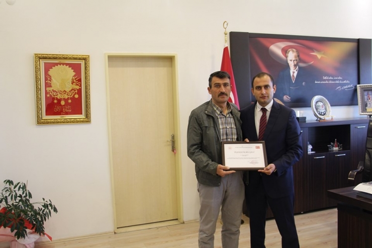 Aralarında Para Toplayıp Cenaze Yıkama Aracı Aldılar