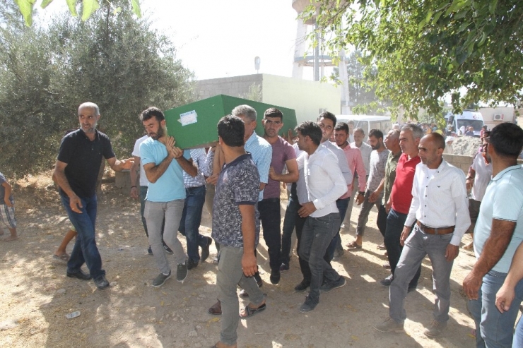 Trafik Kazasında Ölen 4 Kardeş Yan Yana Toprağa Verildi