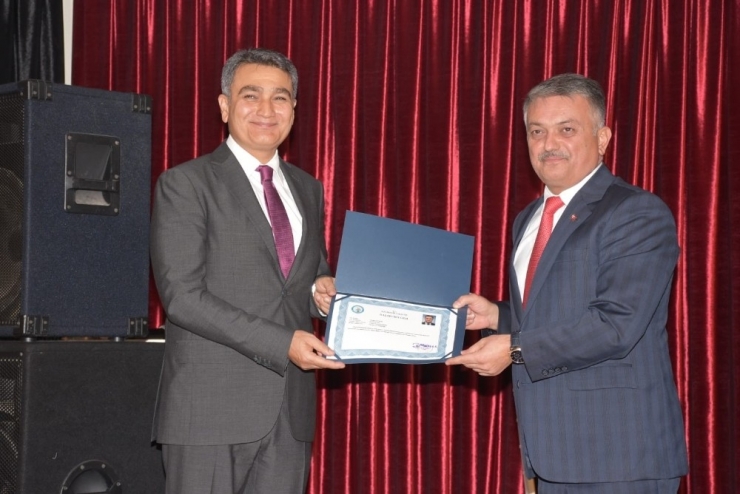 Vali Yazıcı’dan Müdür Zeybek’e Veda Yemeği