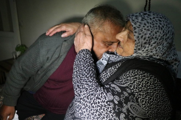 Anne İle Oğulun Ağlatan Buluşması