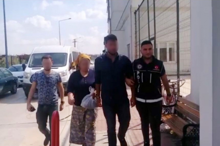 Evlerinde Bonzai Ve Esrar Bulunan Kardeşler Gözaltına Alındı