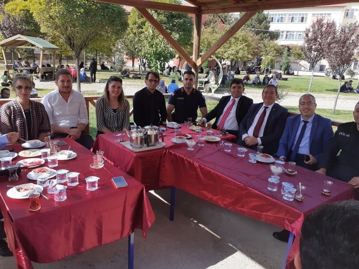 Şuhut Zafer Anadolu Lisesinde Aşure Etkinliği