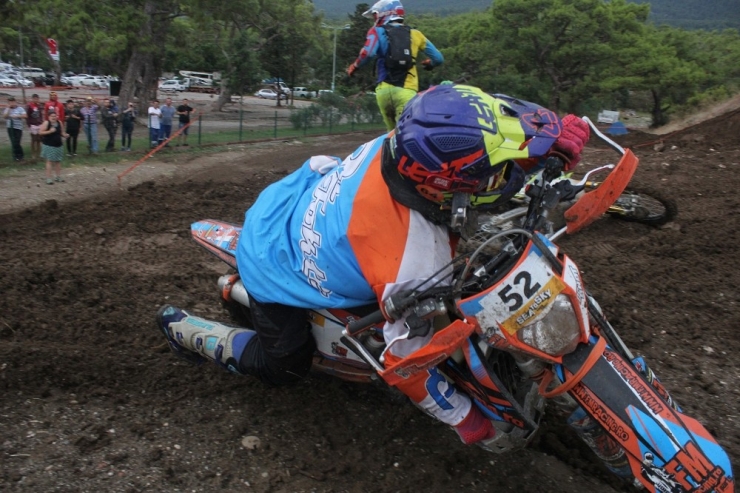 Zirve İçin Düşe Kalka Yarıştılar