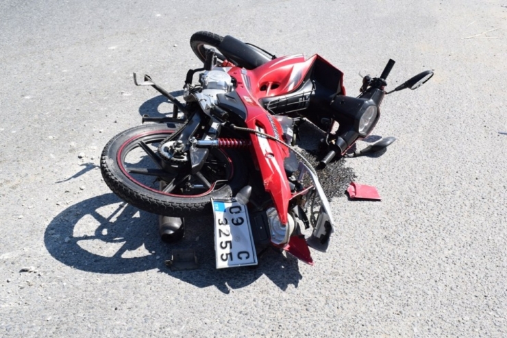 Tır, Motosiklete Çarptı: 1 Ölü