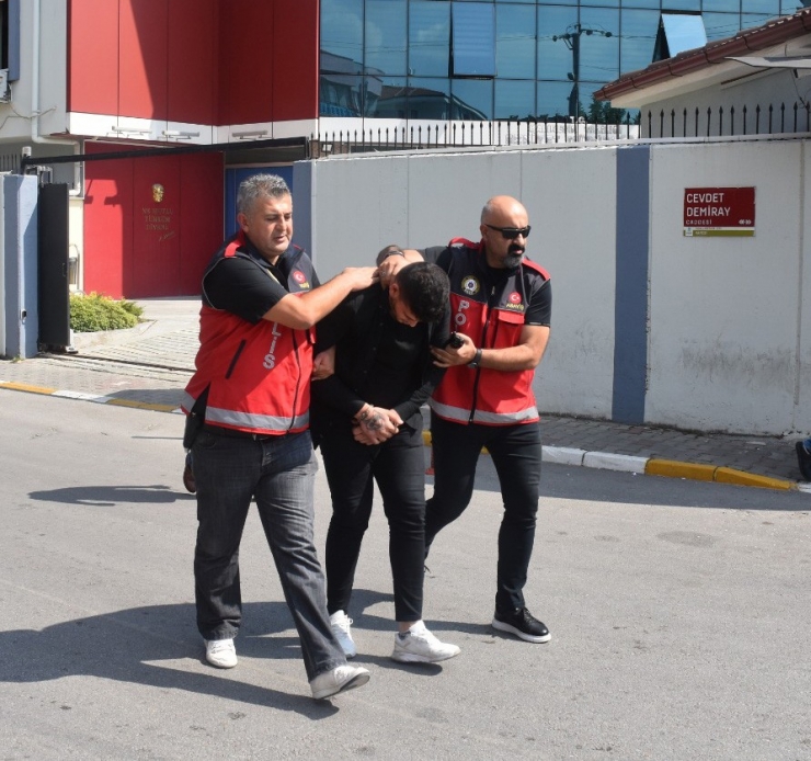 Balıkesir’de Polise Kafa Tutan 2 Şahıs Tutuklandı