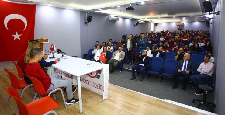 Beytullah Eroğlu Ve Uğurcan Özer Öğrencilerle Buluştu