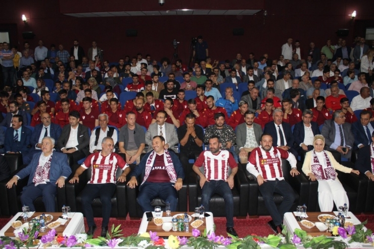 Elazığspor’a Destek İçin 5 Saatte 40 Bin 58 Adet Forma Satıldı