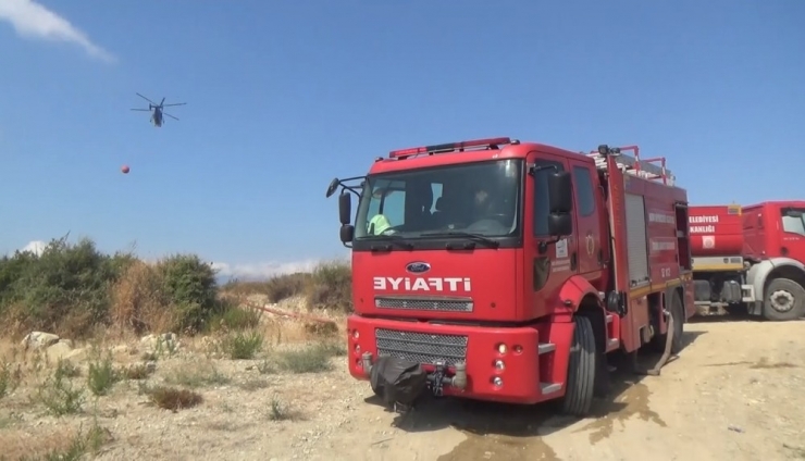 Helikopterle Asi Nehri’nden Alınan Suyla Yangını Söndürüldü