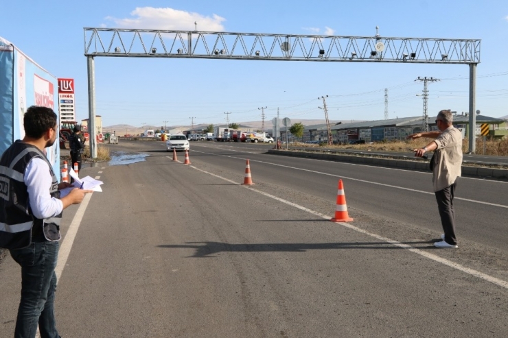 Kars’ta Araçlarda Sigara Uygulaması