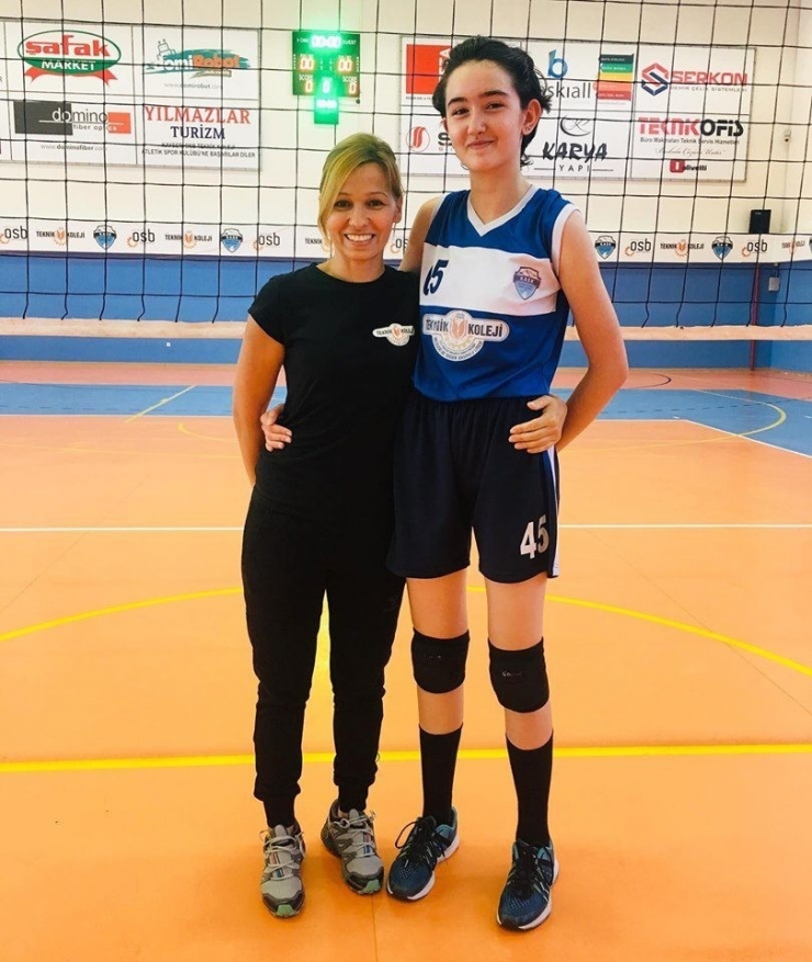 Vakıfbank, Kayserili Voleybolcu Yağmur Gökdemir’i Kadrosuna Kattı