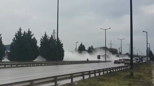 Kocaeli’de Fabrikadan Sızan Gazlar D-100’ü Trafiğe Kapattı