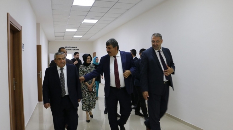 Kto Karatay Üniversitesi Ticaret Ve Sanayi Meslek Yüksekokulu Eğitime Başladı