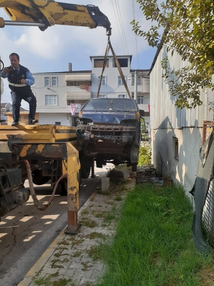 Körfez’deki Hurda Araçlar Kaldırılıyor