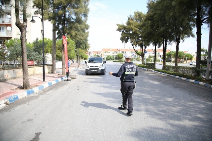 Manisa’da Bir Günde Aracında Sigara İçen 109 Kişiye Ceza