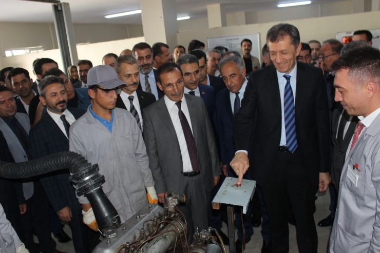 Milli Eğitim Bakanı Selçuk: “Eğitim Kalitesinin Yükselmesiyle Ekonominin Ve Demokrasinin Yükseldiğini Göstermek İstiyoruz”