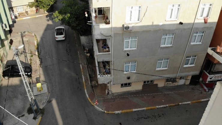 Pendik’te Tahliye Edilen Bina Havadan Görüntülendi