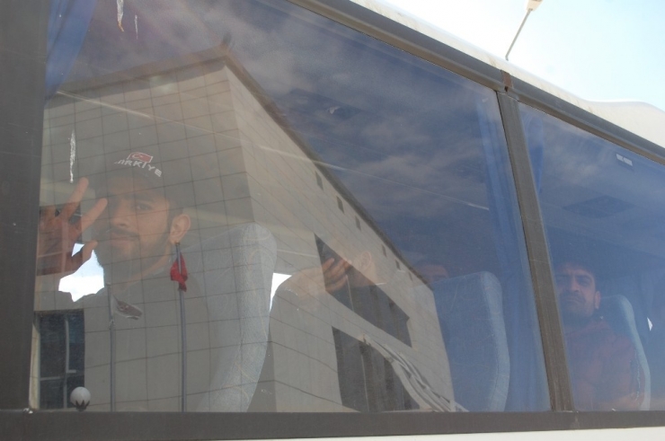 Jandarmanın Yol Kontrolünde 19 Kaçak Göçmen Yakalandı