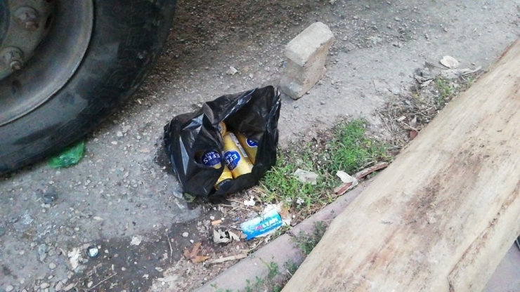 Tırdan Üstüne Tomruk Düştü