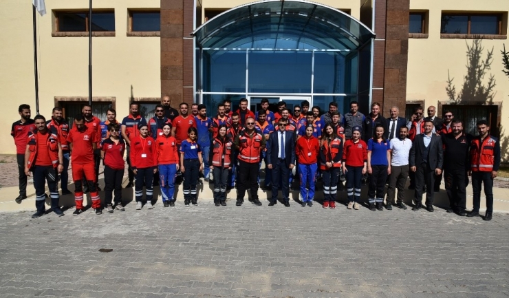 Gönüllü Kahramanlar Eğitimlerini Tamamladı