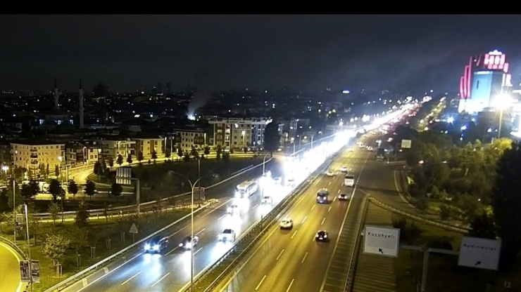 Maltepe’de Çatı Yangını Korkuttu