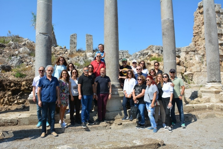 Perge Antik Kenti’nde 52 Sütun Orijinal Yerlerine Dikildi