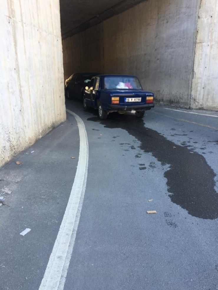 Bilecik’te İki Otomobil Kafa Kafaya Çarpıştı: 2 Yaralı