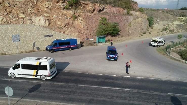 Jandarmadan Şok Yol Uygulaması