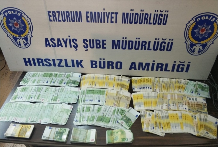 Hırsızların Balkon Üzerinden İşyerine Girmeleri Güvenlik Kameralarına Yansıdı