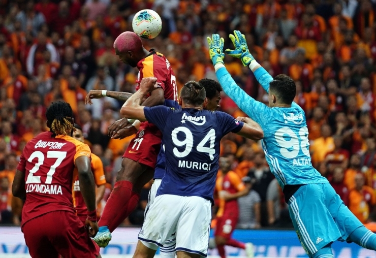 Vedat Muriqi Başından Yaralandı