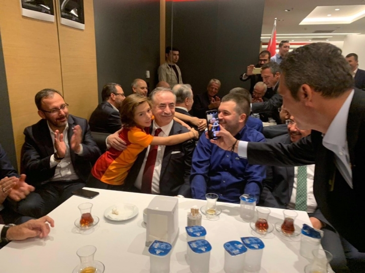 Derbi Sonrası Anlamlı Fotoğraf