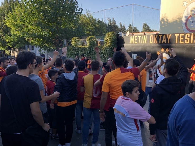 Galatasaray Derbi İçin Yola Çıktı