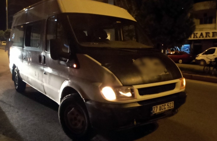 Yaya Geçidinde Yavaşlamayan Minibüs Çocuğa Çarptı