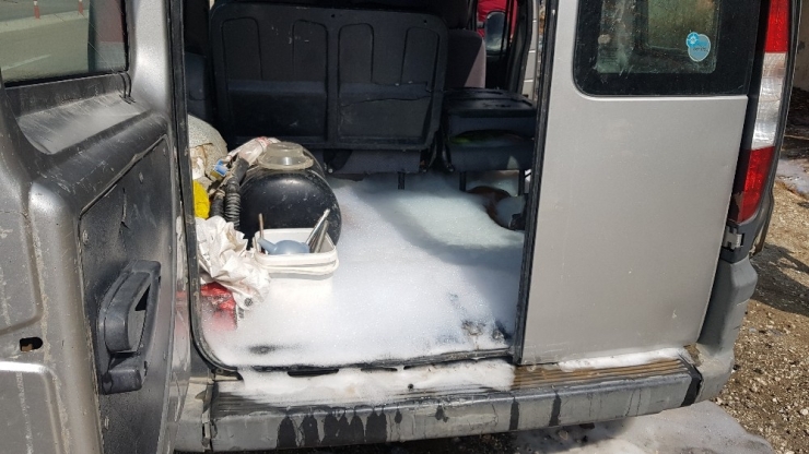 Samandağ’da Seyir Halindeki Otomobil Yandı