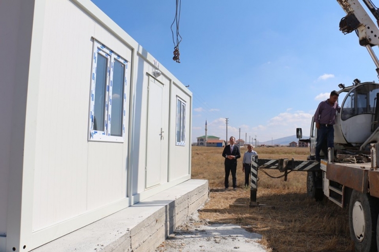 İhtiyaç Sahibi İki Aileye Konteyner Ev