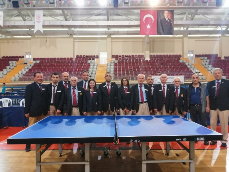 Isparta’da Raketler İl Birinciliği İçin Yarışıyor